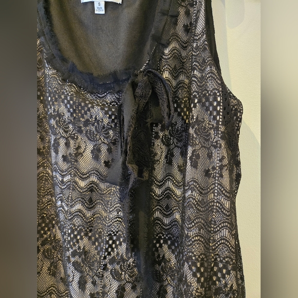 CAbi Lace Top Size Small - Picture 5 of 9